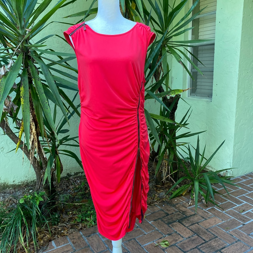 Red Dress side zipper Slit Ruched - Picture 5 of 9